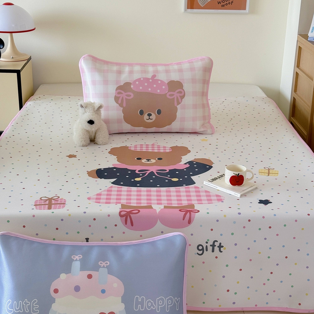 91家纺网 家纺一手货源 找家纺 美乐迪家纺 2025新款碳光凉感丝冰丝凉席席子 波点小熊