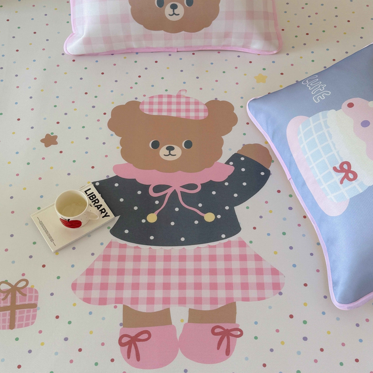 91家纺网 家纺一手货源 找家纺 美乐迪家纺 2025新款碳光凉感丝冰丝凉席席子 波点小熊