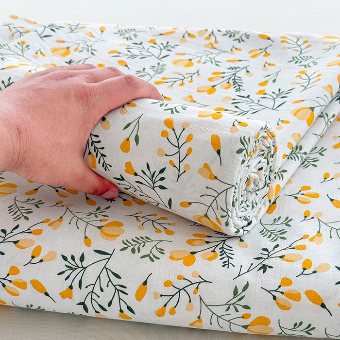 91家纺网 家纺一手货源 找家纺 红日子纺织品 2025新款直播热卖原棉提花锻条老粗布印花床单三件套 伴夏