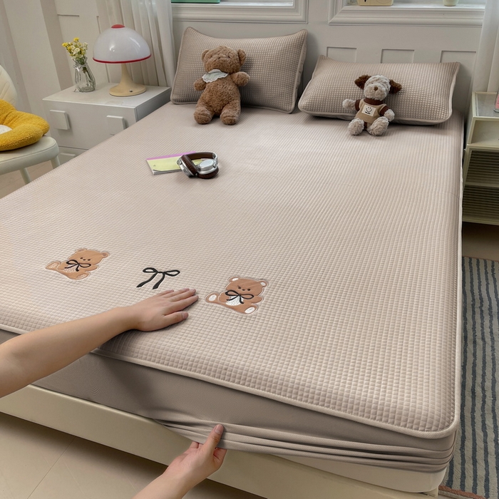 91家纺网 家纺一手货源 找家纺 （总）爱思凯家纺 2025新款【陪伴】PE凉感床笠款冰豆豆软席凉席席子-床笠款