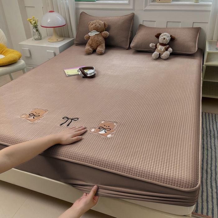 91家纺网 家纺一手货源 找家纺 （总）爱思凯家纺 2025新款【陪伴】PE凉感床笠款冰豆豆软席凉席席子-床笠款