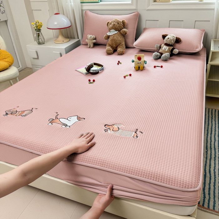 91家纺网 家纺一手货源 找家纺 （总）爱思凯家纺 2025新款【陪伴】PE凉感床笠款冰豆豆软席凉席席子-床笠款