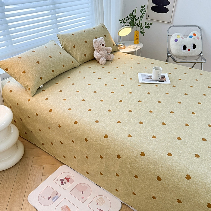 91家纺网 家纺一手货源 找家纺 红日子纺织品 2025新款直播热卖原棉提花锻条老粗布印花床单三件套 爱心