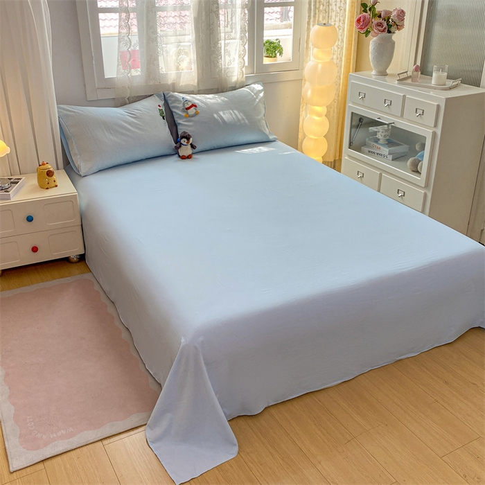 91家纺网 家纺一手货源 找家纺 多品家纺 2025新款超柔水洗棉毛巾绣四件套系列-豆丁企鹅 豆丁企鹅-小格