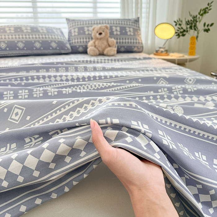 91家纺网 家纺一手货源 找家纺 红日子纺织品 2025新款直播热卖原棉提花锻条老粗布印花床单三件套 格子铺