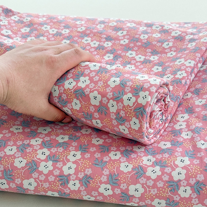 91家纺网 家纺一手货源 找家纺 红日子纺织品 2025新款直播热卖原棉提花锻条老粗布印花床单三件套 繁花-粉