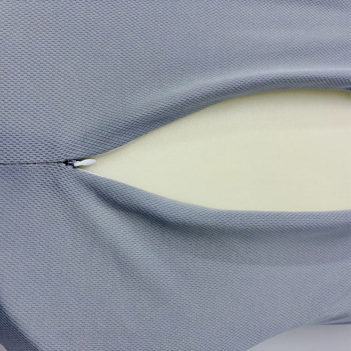 91家纺网 家纺一手货源 找家纺 露函(原乐尔馨 )2025新款凉茶猫猫肚枕 灰拼蓝35*55cm