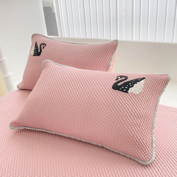 91家纺网 家纺一手货源 找家纺 （总）恋佳居2025新款A类乙伦PE凉豆豆毛巾绣床笠冰丝席（床笠款）