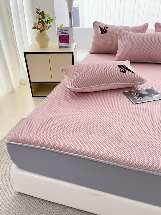 91家纺网 家纺一手货源 找家纺 （总）恋佳居2025新款A类乙伦PE凉豆豆毛巾绣床笠冰丝席（床笠款）