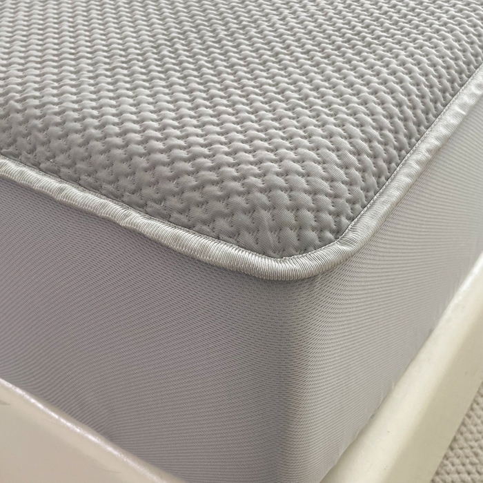 91家纺网 家纺一手货源 找家纺 恋佳居2025新款A类乙伦PE凉豆豆毛巾绣床笠冰丝席（床笠款） 比翼双飞—灰