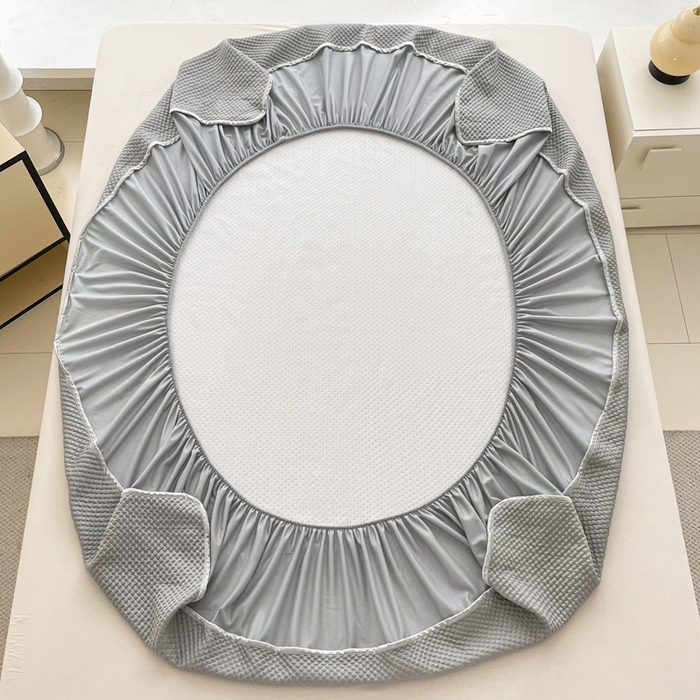 91家纺网 家纺一手货源 找家纺 恋佳居2025新款A类乙伦PE凉豆豆毛巾绣床笠冰丝席（床笠款） 比翼双飞—灰