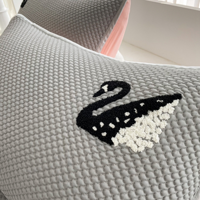 91家纺网 家纺一手货源 找家纺 恋佳居2025新款A类乙伦PE凉豆豆毛巾绣床笠冰丝席（床笠款） 比翼双飞—灰