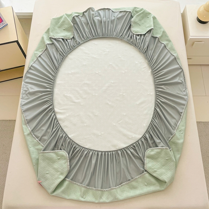 91家纺网 家纺一手货源 找家纺 恋佳居2025新款A类乙伦PE凉豆豆毛巾绣床笠冰丝席（床笠款） 樱桃—豆绿