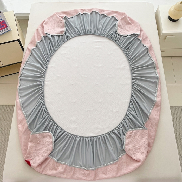 91家纺网 家纺一手货源 找家纺 恋佳居2025新款A类乙伦PE凉豆豆毛巾绣床笠冰丝席（床笠款） 樱桃—粉