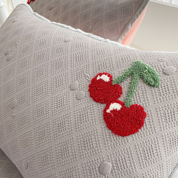 91家纺网 家纺一手货源 找家纺 恋佳居2025新款A类乙伦PE凉豆豆毛巾绣床笠冰丝席（床笠款） 樱桃—灰