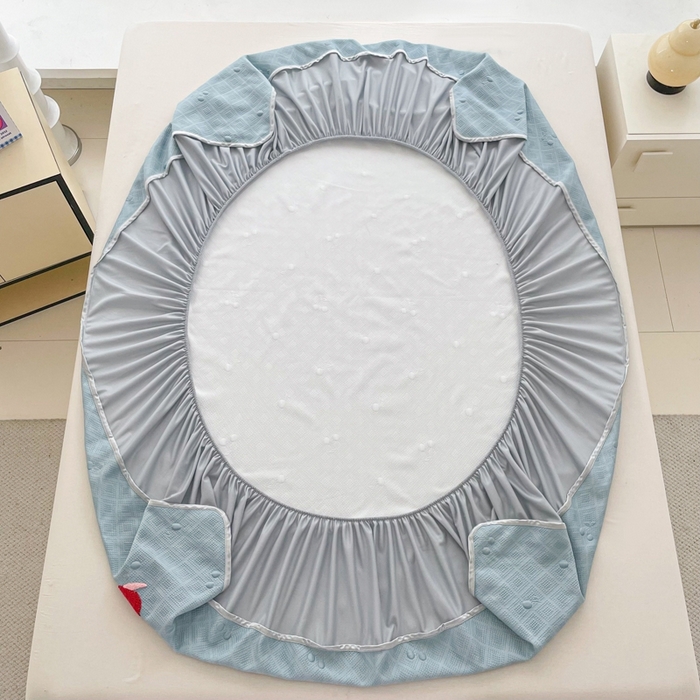 91家纺网 家纺一手货源 找家纺 恋佳居2025新款A类乙伦PE凉豆豆毛巾绣床笠冰丝席（床笠款） 樱桃—蓝