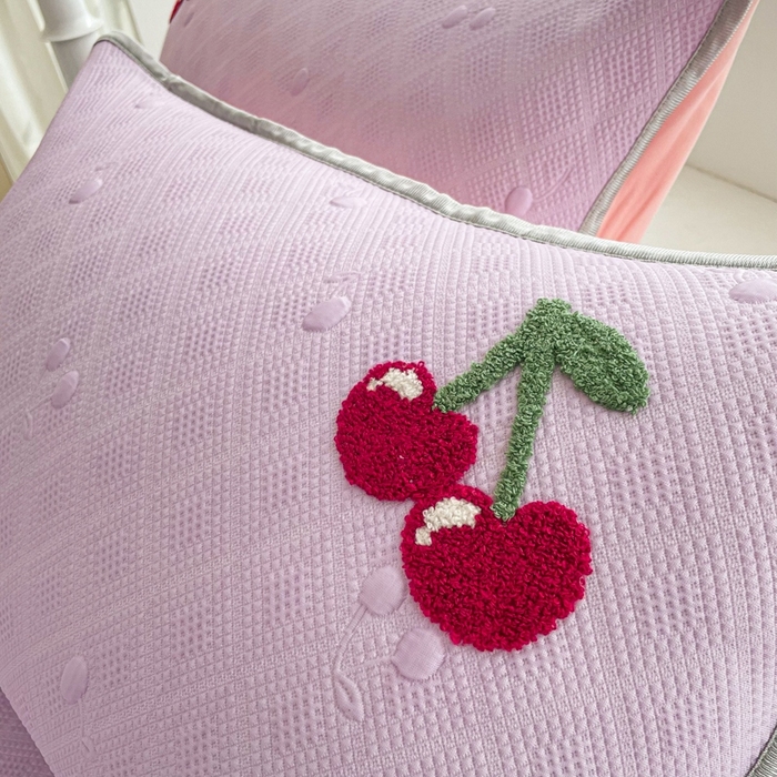 91家纺网 家纺一手货源 找家纺 恋佳居2025新款A类乙伦PE凉豆豆毛巾绣床笠冰丝席（床笠款） 樱桃—紫