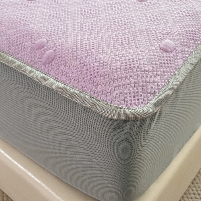 91家纺网 家纺一手货源 找家纺 恋佳居2025新款A类乙伦PE凉豆豆毛巾绣床笠冰丝席（床笠款） 樱桃—紫