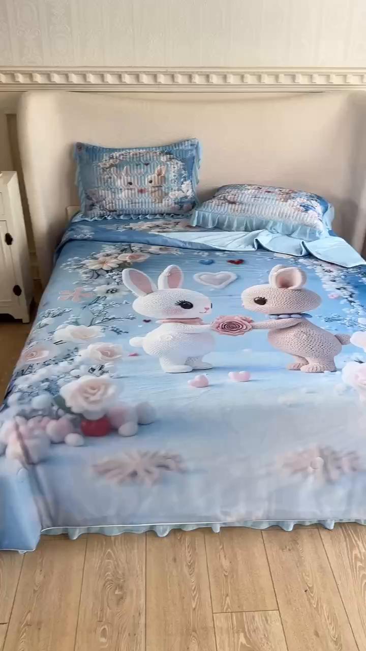 91家纺网 家纺一手货源 找家纺 （总）苹果星家纺 2025新款5D数码印花凉干丝床裙床盖凉席夏被四件套