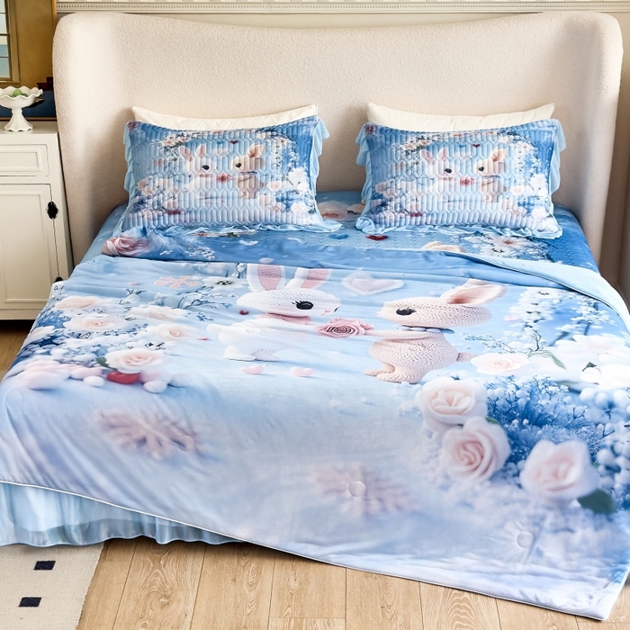 91家纺网 家纺一手货源 找家纺 苹果星家纺 2025新款5D数码印花凉干丝床裙床盖凉席夏被四件套 萌兔