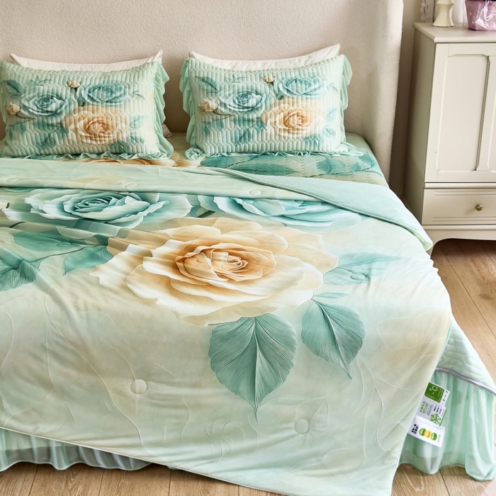 91家纺网 家纺一手货源 找家纺 苹果星家纺 2025新款5D数码印花凉干丝床裙床盖凉席夏被四件套 青韵玫瑰
