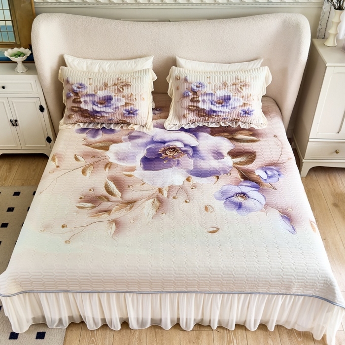 91家纺网 家纺一手货源 找家纺 苹果星家纺 2025新款5D数码印花凉干丝床裙床盖凉席夏被四件套 紫韵粉黛