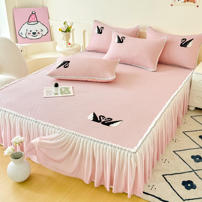 91家纺网 家纺一手货源 找家纺 恋佳居2025新款A类乙伦PE凉豆豆毛巾绣仙女风冰丝席 比翼双飞—粉