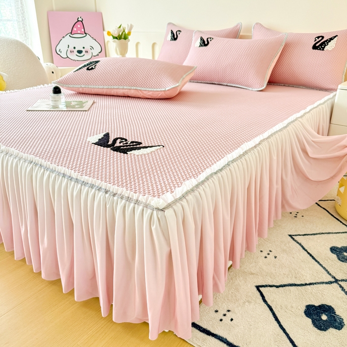 91家纺网 家纺一手货源 找家纺 恋佳居2025新款A类乙伦PE凉豆豆毛巾绣仙女风冰丝席 比翼双飞—粉