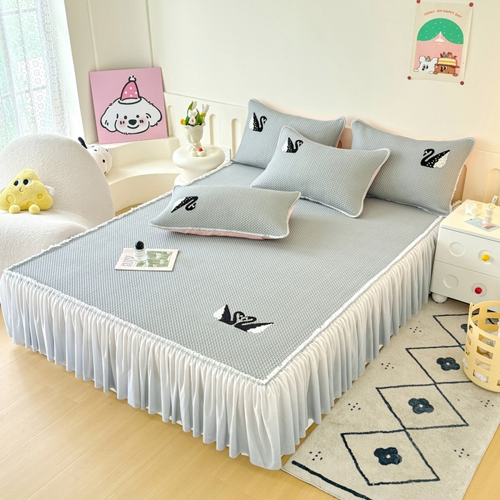 91家纺网 家纺一手货源 找家纺 恋佳居2025新款A类乙伦PE凉豆豆毛巾绣仙女风冰丝席 比翼双飞—灰