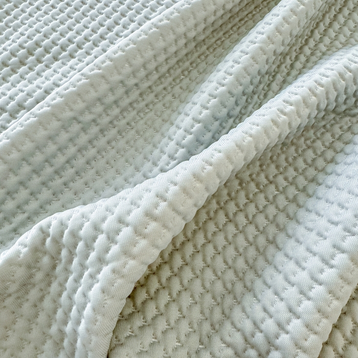 91家纺网 家纺一手货源 找家纺 恋佳居2025新款A类乙伦PE凉豆豆毛巾绣仙女风冰丝席 比翼双飞—灰