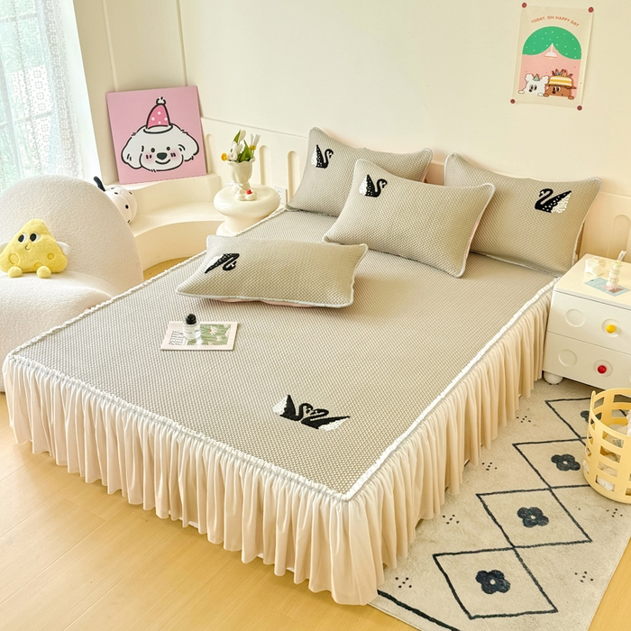 91家纺网 家纺一手货源 找家纺 恋佳居2025新款A类乙伦PE凉豆豆毛巾绣仙女风冰丝席 比翼双飞—卡其