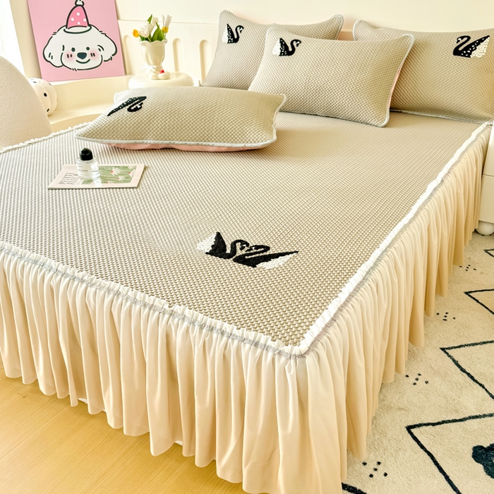 91家纺网 家纺一手货源 找家纺 恋佳居2025新款A类乙伦PE凉豆豆毛巾绣仙女风冰丝席 比翼双飞—卡其