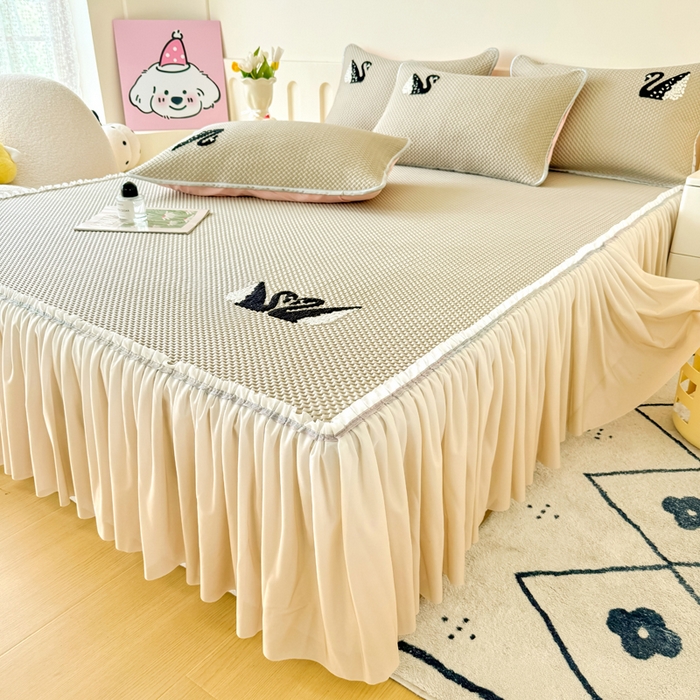 91家纺网 家纺一手货源 找家纺 恋佳居2025新款A类乙伦PE凉豆豆毛巾绣仙女风冰丝席 比翼双飞—卡其