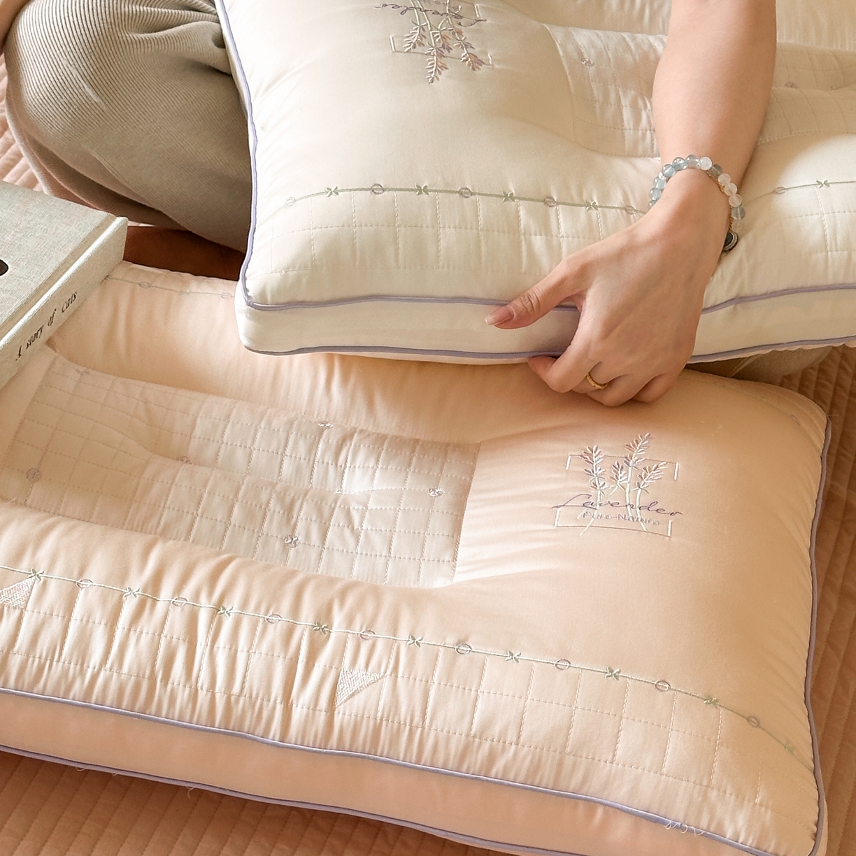 91家纺网 家纺一手货源 找家纺 伟邦枕芯 2025新款薰衣草立体护颈枕枕头枕芯 组合图仅做展示 48x74cm/只