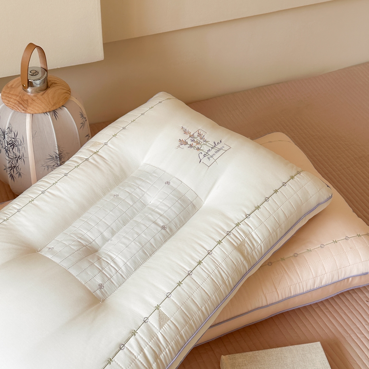 91家纺网 家纺一手货源 找家纺 伟邦枕芯 2025新款薰衣草立体护颈枕枕头枕芯 组合图仅做展示 48x74cm/只