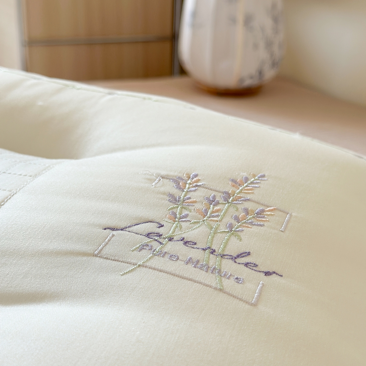 91家纺网 家纺一手货源 找家纺 伟邦枕芯 2025新款薰衣草立体护颈枕枕头枕芯 白色 48x74cm/只