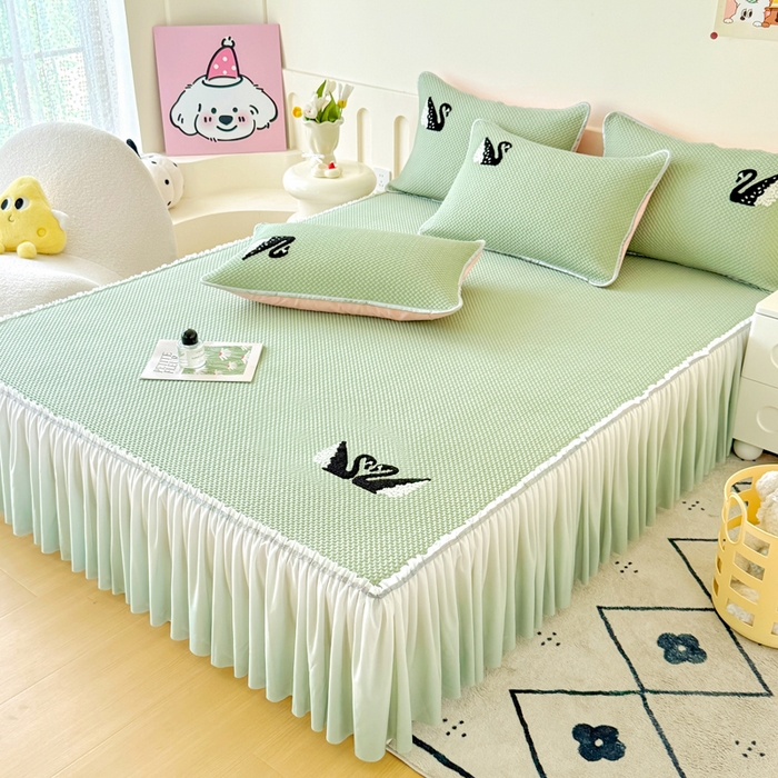 91家纺网 家纺一手货源 找家纺 恋佳居2025新款A类乙伦PE凉豆豆毛巾绣仙女风冰丝席 比翼双飞—绿