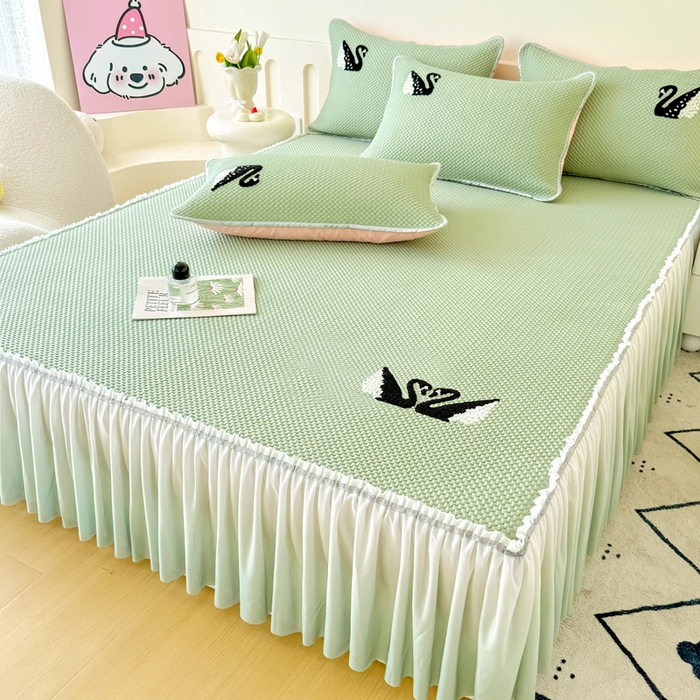 91家纺网 家纺一手货源 找家纺 恋佳居2025新款A类乙伦PE凉豆豆毛巾绣仙女风冰丝席 比翼双飞—绿