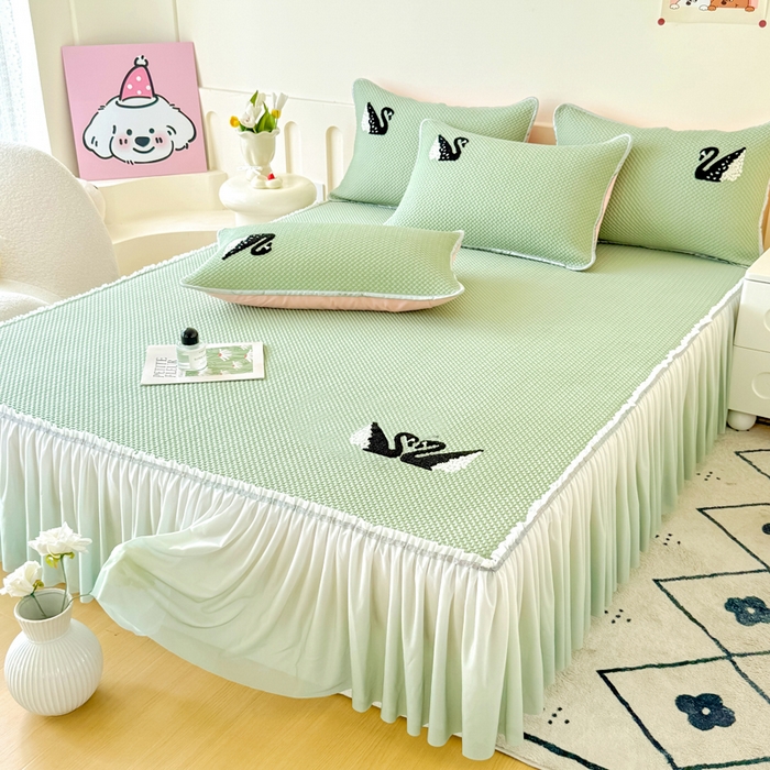 91家纺网 家纺一手货源 找家纺 恋佳居2025新款A类乙伦PE凉豆豆毛巾绣仙女风冰丝席 比翼双飞—绿