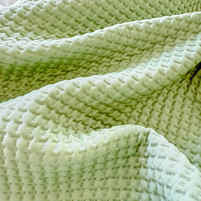 91家纺网 家纺一手货源 找家纺 恋佳居2025新款A类乙伦PE凉豆豆毛巾绣仙女风冰丝席 比翼双飞—绿