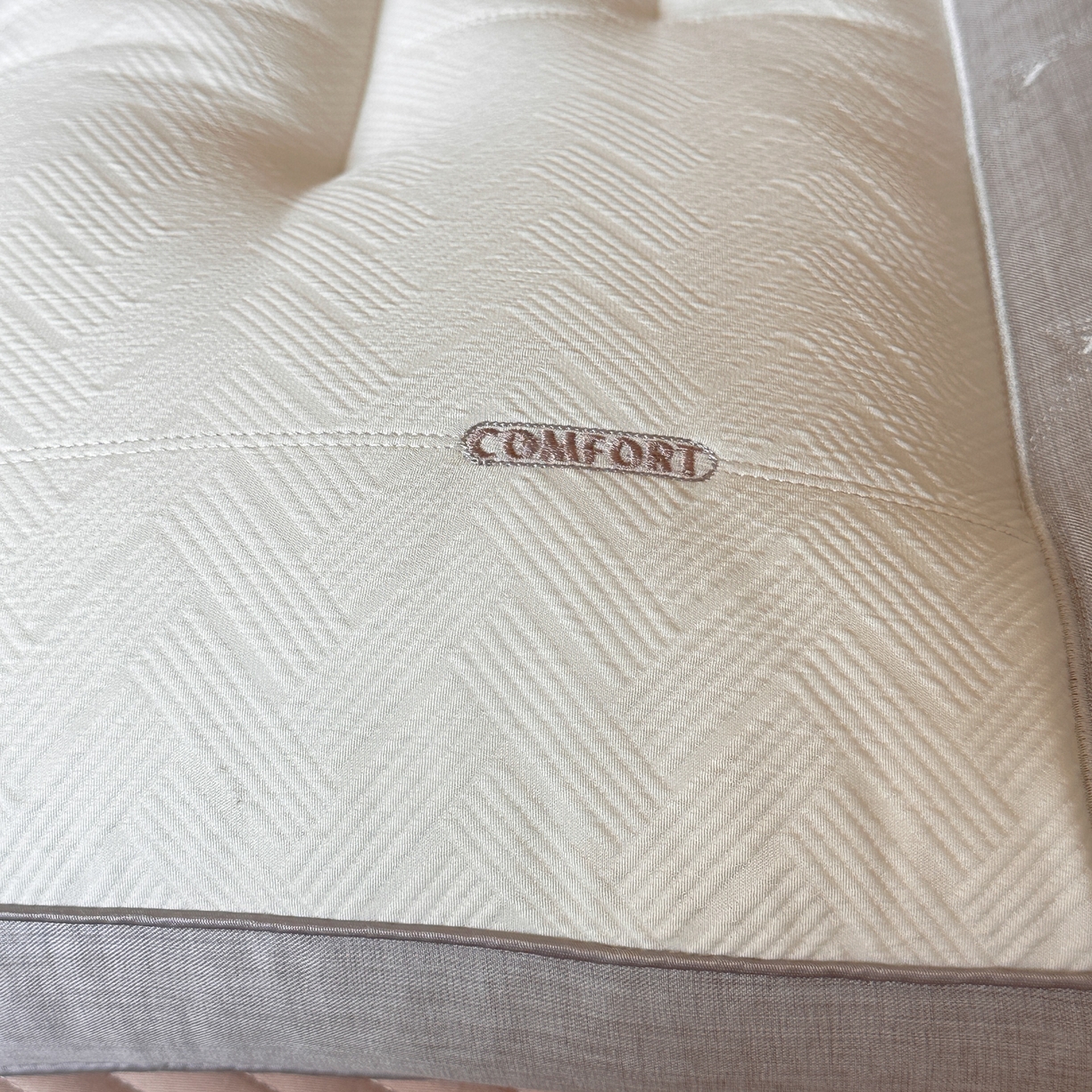 91家纺网 家纺一手货源 找家纺 （总）伟邦枕芯 2025新款颈007牵引护颈枕枕头枕芯