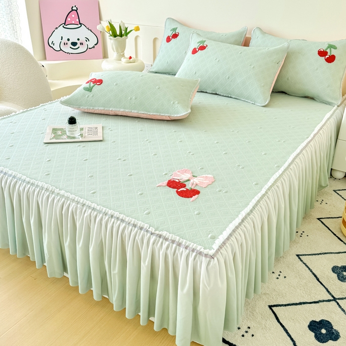 91家纺网 家纺一手货源 找家纺 恋佳居2025新款A类乙伦PE凉豆豆毛巾绣仙女风冰丝席 樱桃—豆绿