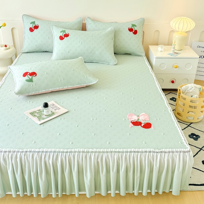 91家纺网 家纺一手货源 找家纺 恋佳居2025新款A类乙伦PE凉豆豆毛巾绣仙女风冰丝席 樱桃—豆绿