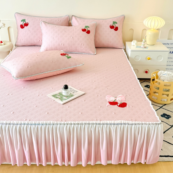 91家纺网 家纺一手货源 找家纺 恋佳居2025新款A类乙伦PE凉豆豆毛巾绣仙女风冰丝席 樱桃—粉