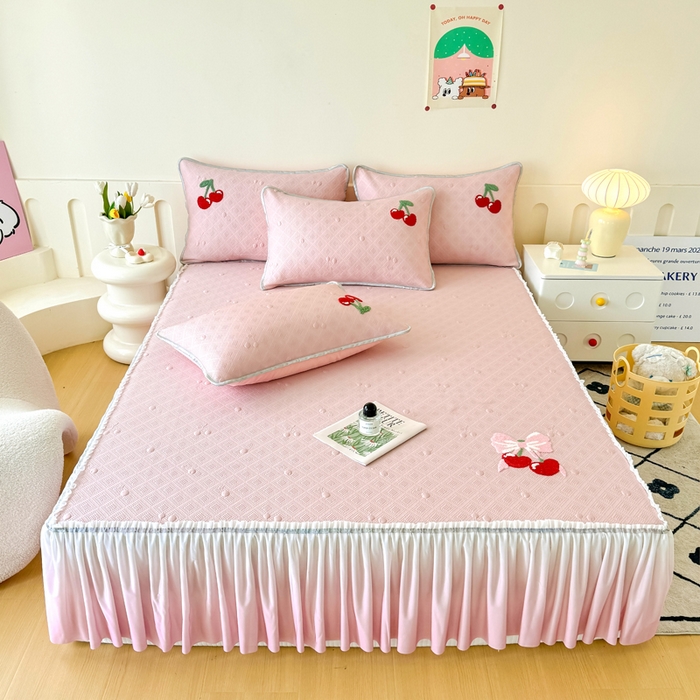 91家纺网 家纺一手货源 找家纺 恋佳居2025新款A类乙伦PE凉豆豆毛巾绣仙女风冰丝席 樱桃—粉