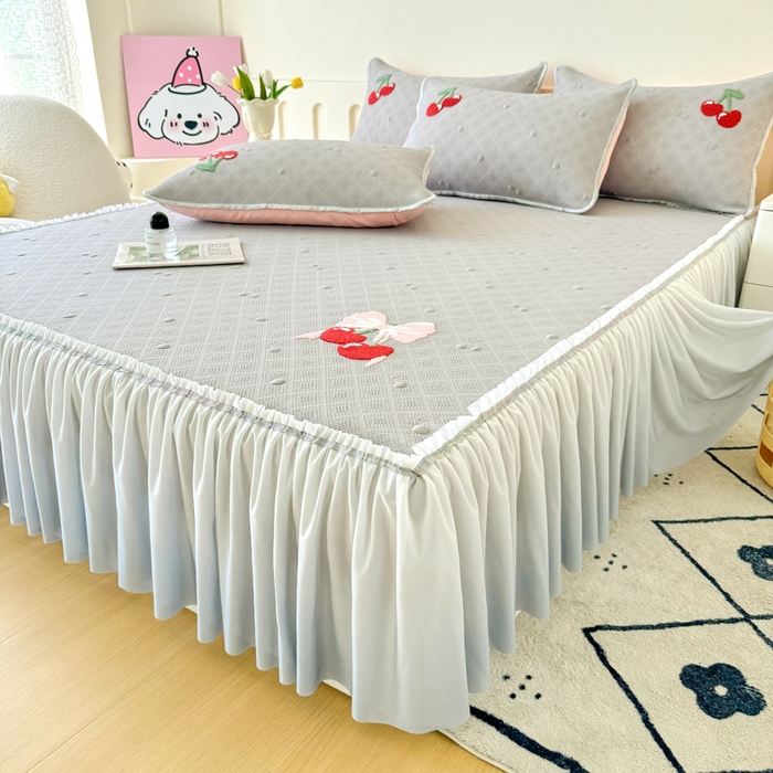 91家纺网 家纺一手货源 找家纺 恋佳居2025新款A类乙伦PE凉豆豆毛巾绣仙女风冰丝席 樱桃—灰