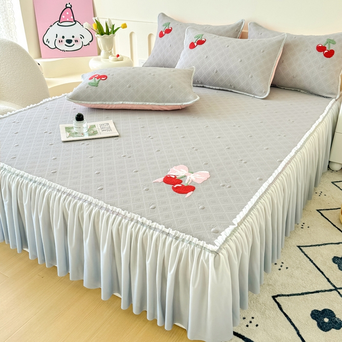 91家纺网 家纺一手货源 找家纺 恋佳居2025新款A类乙伦PE凉豆豆毛巾绣仙女风冰丝席 樱桃—灰