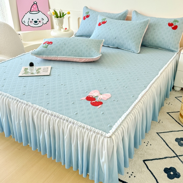 91家纺网 家纺一手货源 找家纺 恋佳居2025新款A类乙伦PE凉豆豆毛巾绣仙女风冰丝席 樱桃—蓝