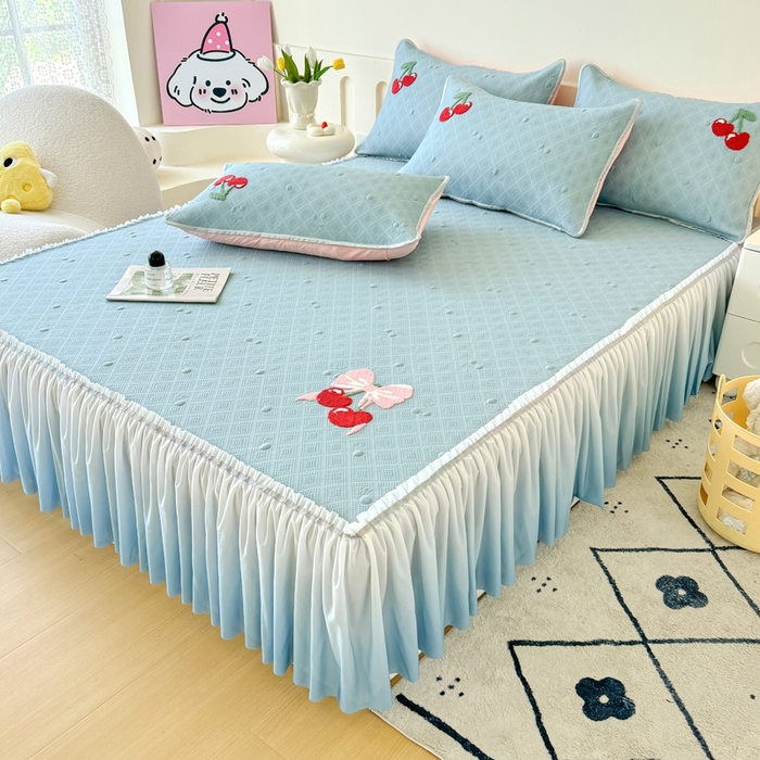 91家纺网 家纺一手货源 找家纺 恋佳居2025新款A类乙伦PE凉豆豆毛巾绣仙女风冰丝席 樱桃—蓝