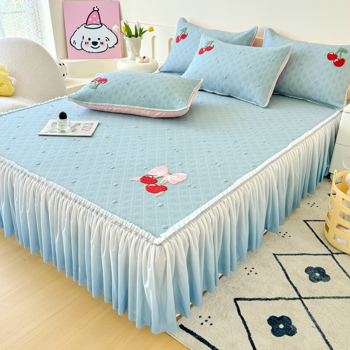 91家纺网 家纺一手货源 找家纺 恋佳居2025新款A类乙伦PE凉豆豆毛巾绣仙女风冰丝席 樱桃—蓝